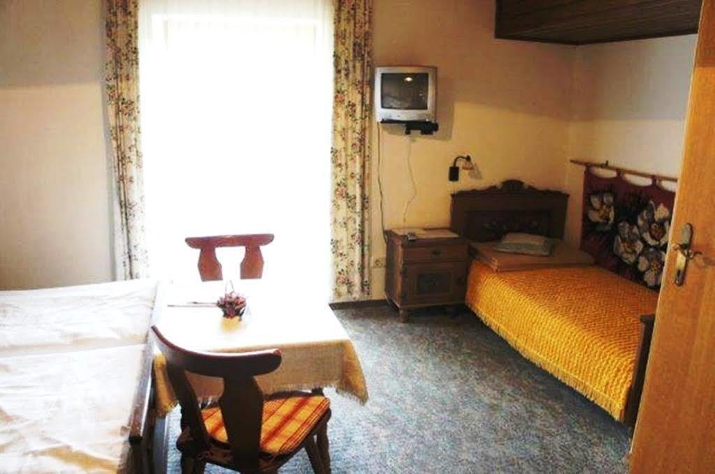 Bed and Breakfast Privatzimmer Eva Leitgeb Faistenau Exterior foto